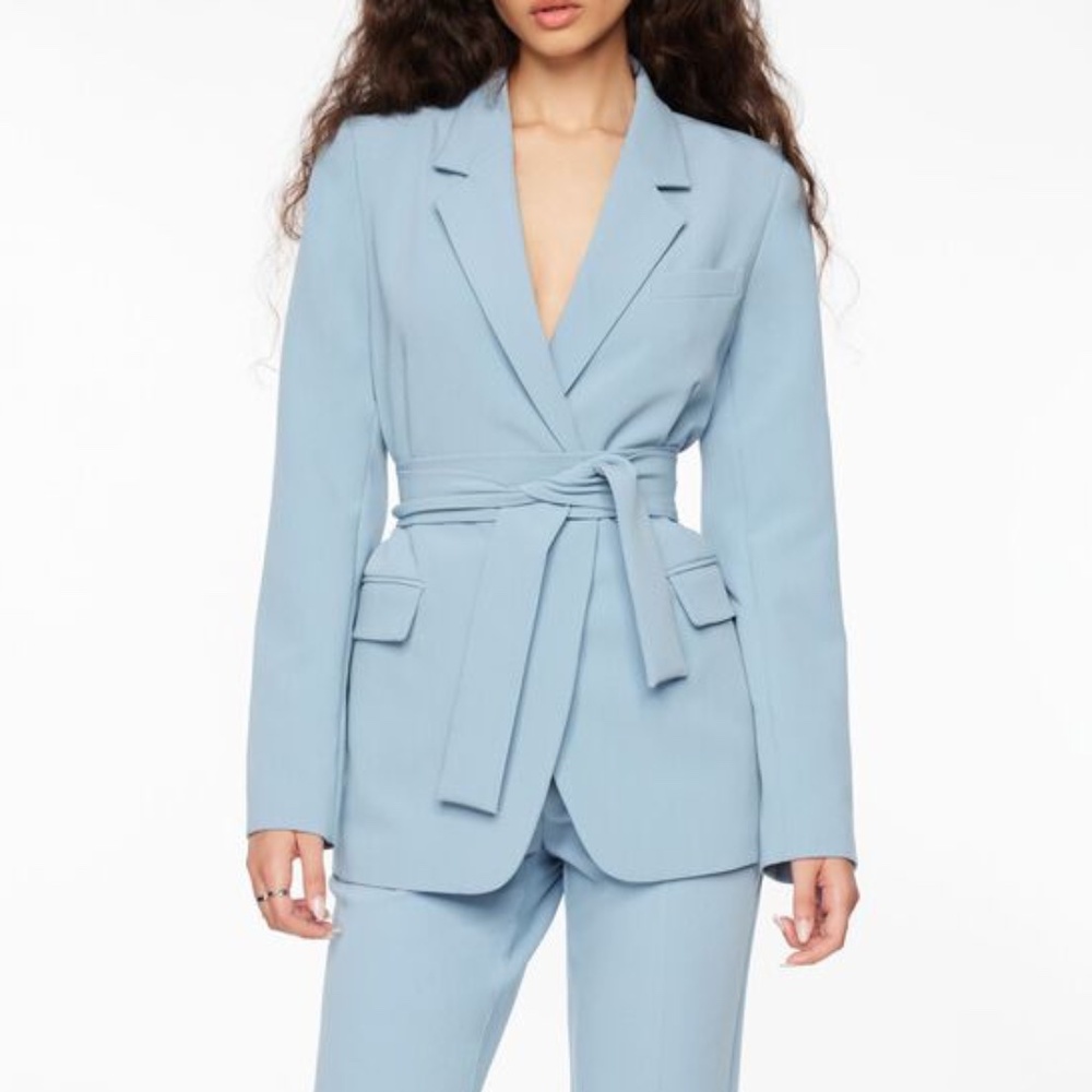 DYNAMITE BELTED BLAZER